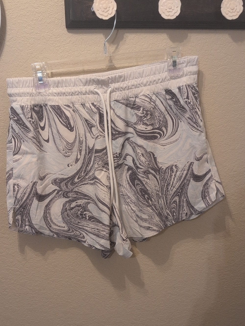 Athleta White and Black Marble-Print Athletic Shorts